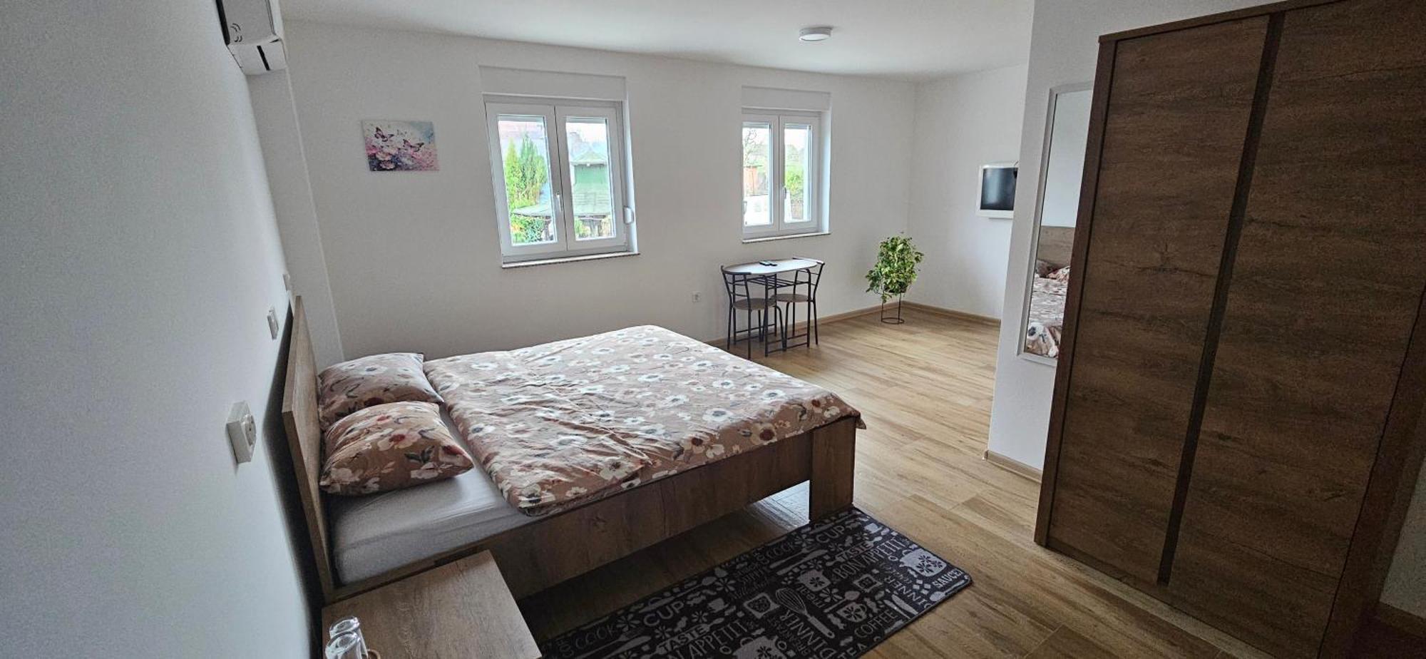 Bed and Breakfast Sobe Mrak Бьеловар Экстерьер фото